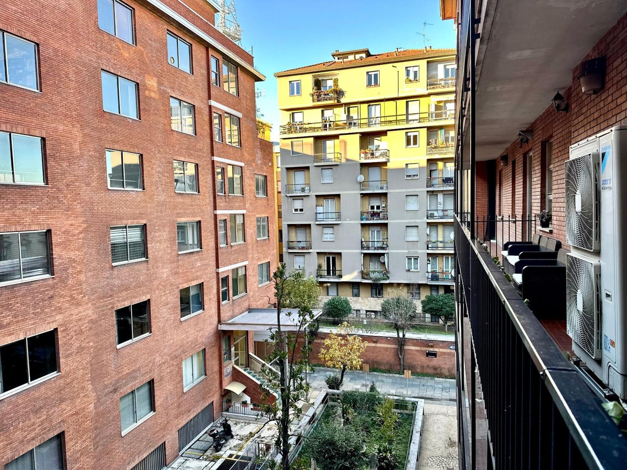 Hotel Giacosa Milan Exterior photo
